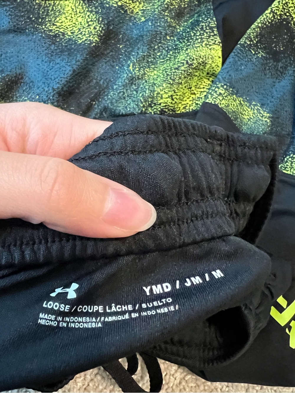 ◼️UNDER ARMOUR: Boy size M, black w/design logo athletic shorts, preowned◼️ - Picture 2 of 9